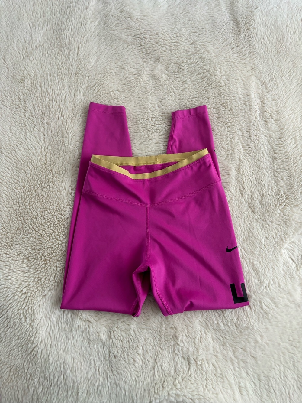 Nike Dri Fit High Rise Ankle Cropped Pink Leggings